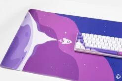 Deskmat Mousepad QwertyKey LiftOff 4mm Stitched Edges(Deskmat Mousepad Qwertykey Liftoff 4mm Margini Cusute) -Mountup Store deskmat liftoff6 min