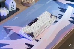 Deskmat Mousepad QwertyKey Winter Blast 4mm Stitched Edges(Deskmat Mousepad Qwertykey Winter Blast 4mm Margini Cusute) 21 Deskmat Mousepad QwertyKey Winter Blast 4mm Stitched Edges(Deskmat Mousepad Qwertykey Winter Blast 4mm Margini Cusute) -Mountup Store winterblast keycaps qwertykey taste keyboard1 b8650a7f 5e26 418a 96f4 4cd254c4a850